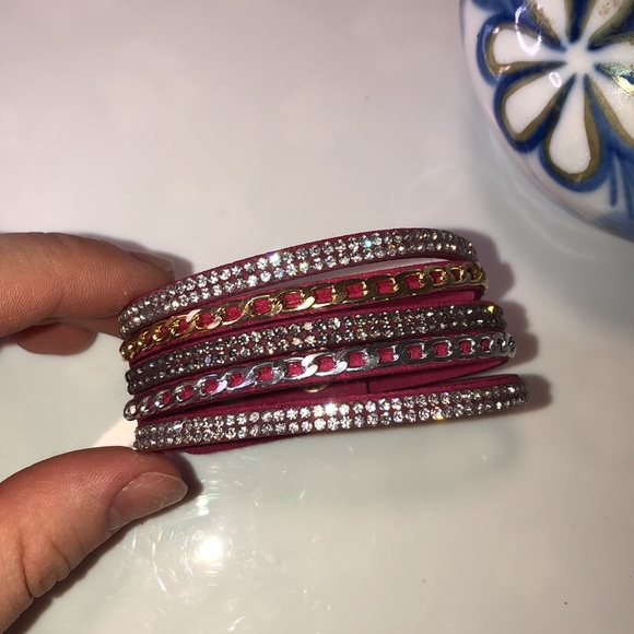 💖Buttoned Bracelet - Picture 2 of 5